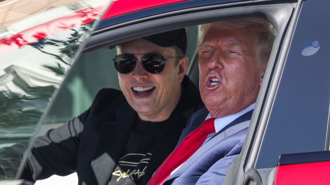découvrez les implications de la décision de trump concernant tesla. explorez les motivations politiques et économiques derrière cette interdiction potentielle et ses impacts sur l'industrie automobile et les investisseurs.