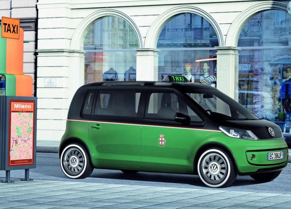 découvrez les robots-taxis volkswagen, une innovation de mobilité autonome qui révolutionne le transport urbain. explorez la technologie de pointe et l'expérience utilisateur unique qu'offrent ces véhicules futuristes, alliant confort, sécurité et respect de l'environnement.