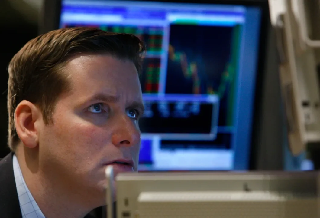 découvrez comment la baisse de wall street impacte tesla et quels défis l'entreprise doit relever dans ce contexte économique incertain.