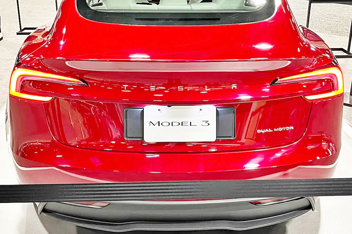 découvrez le canular amusant autour de la tesla model 3 qui a fait le tour des réseaux sociaux ! plongez dans cette histoire insolite mêlant innovation et humour, et apprenez comment une blague peut susciter autant d'attention. ne manquez pas les détails croustillants de ce phénomène virtuel.