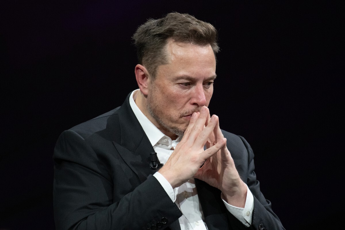 découvrez pourquoi elon musk a décidé de bloquer tesla et les implications de cette décision sur l'industrie automobile et l'innovation technologique. plongez dans les détails de cette annonce qui fait couler beaucoup d'encre.