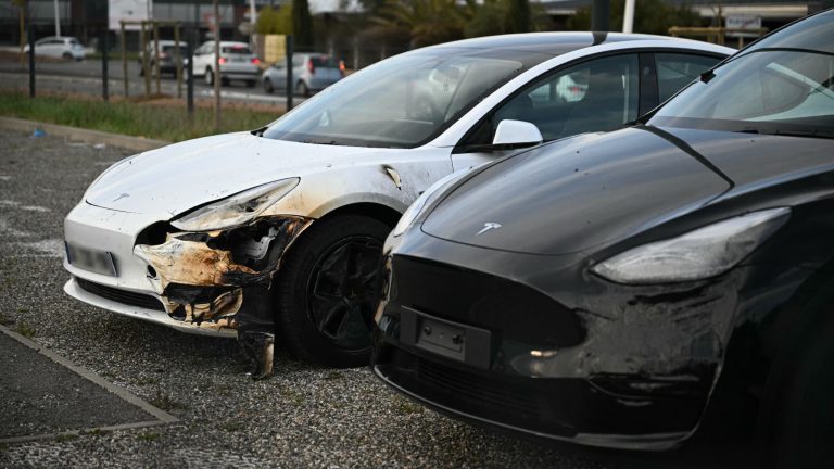 découvrez les dernières informations sur les incidents d'incendie impliquant les véhicules tesla. analyse des causes, des mesures de sécurité mises en place par la marque et témoignages de conducteurs. restez informé sur les enjeux de la sécurité automobile et l'innovation technologique.