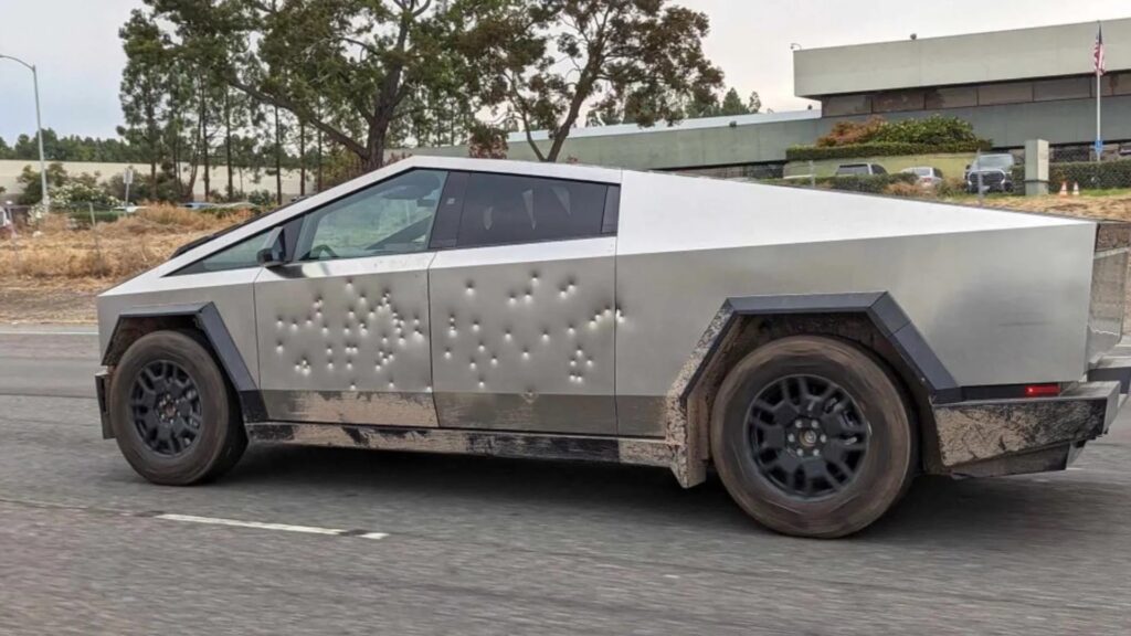 découvrez comment elon musk soutient le cybertruck, le véhicule électrique révolutionnaire de tesla, qui redéfinit l'avenir de la conduite avec son design audacieux et ses performances exceptionnelles.
