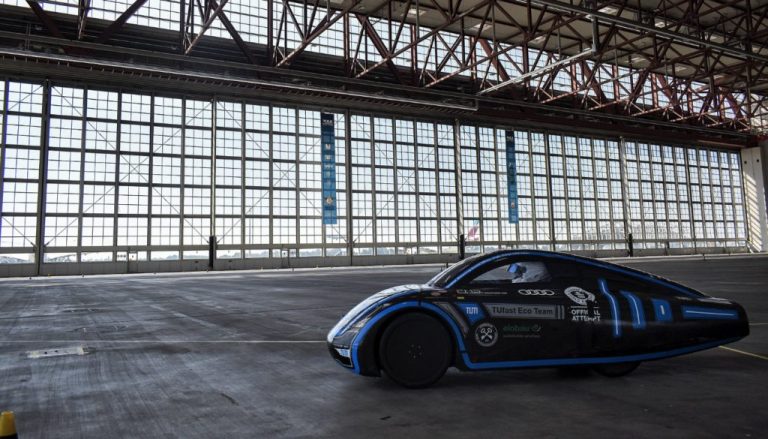découvrez les derniers records impressionnants des voitures électriques : performances, autonomie, vitesses maximales et innovations technologiques qui révolutionnent le secteur de l'automobile. restez informé sur les modèles les plus performants et leur impact sur l'avenir de la mobilité durable.