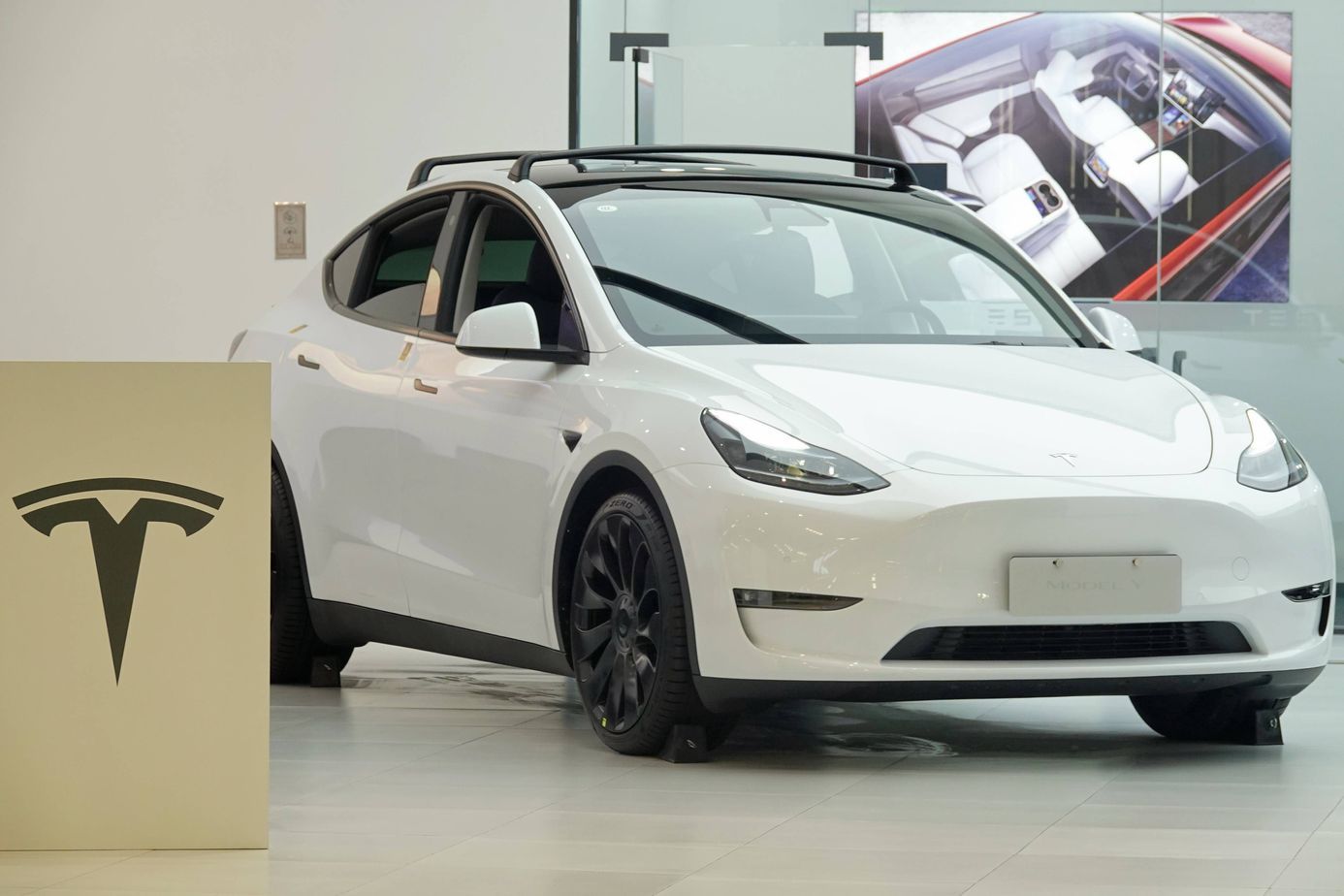 découvrez une fonctionnalité cachée dans les véhicules tesla qui pourrait vous irriter ! apprenez comment cette astuce peut transformer votre expérience de conduite et ce qu'il faut savoir pour l'utiliser à votre avantage.