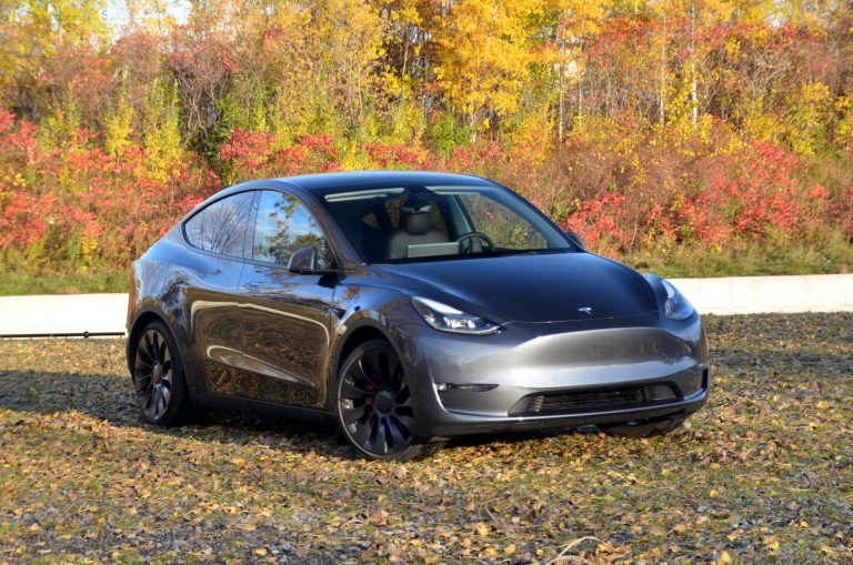 découvrez la tesla model y abordable, un suv électrique alliant performance, innovation et durabilité, tout en offrant une expérience de conduite exceptionnelle et un design moderne. renseignez-vous sur ses caractéristiques et son accessibilité dès aujourd'hui !