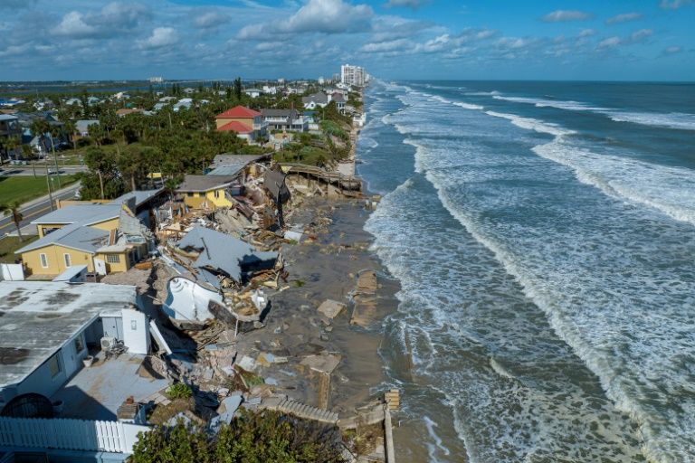 découvrez une analyse complète des coûts de l'assurance habitation à new york : facteurs influençant les tarifs, comparaisons et conseils pour économiser sur votre prime d'assurance.