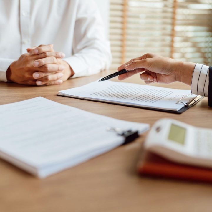 découvrez les causes de la hausse de l'assurance habitation, son impact sur votre budget et des conseils pour bien choisir votre contrat face à l'augmentation des tarifs en 2024.