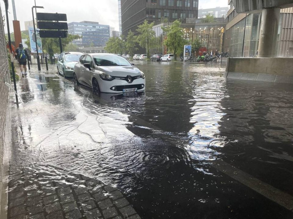 assurant améliore ses résultats financiers grâce à sa branche habitation et à une réduction significative des sinistres liés aux catastrophes.